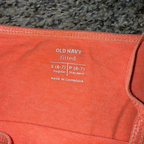 Old navy salmon/orange fitted tank - Picture 2 of 3